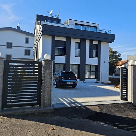 Modern Apartment In Very Quiet Location In Darica, Istanbul Bagian luar foto